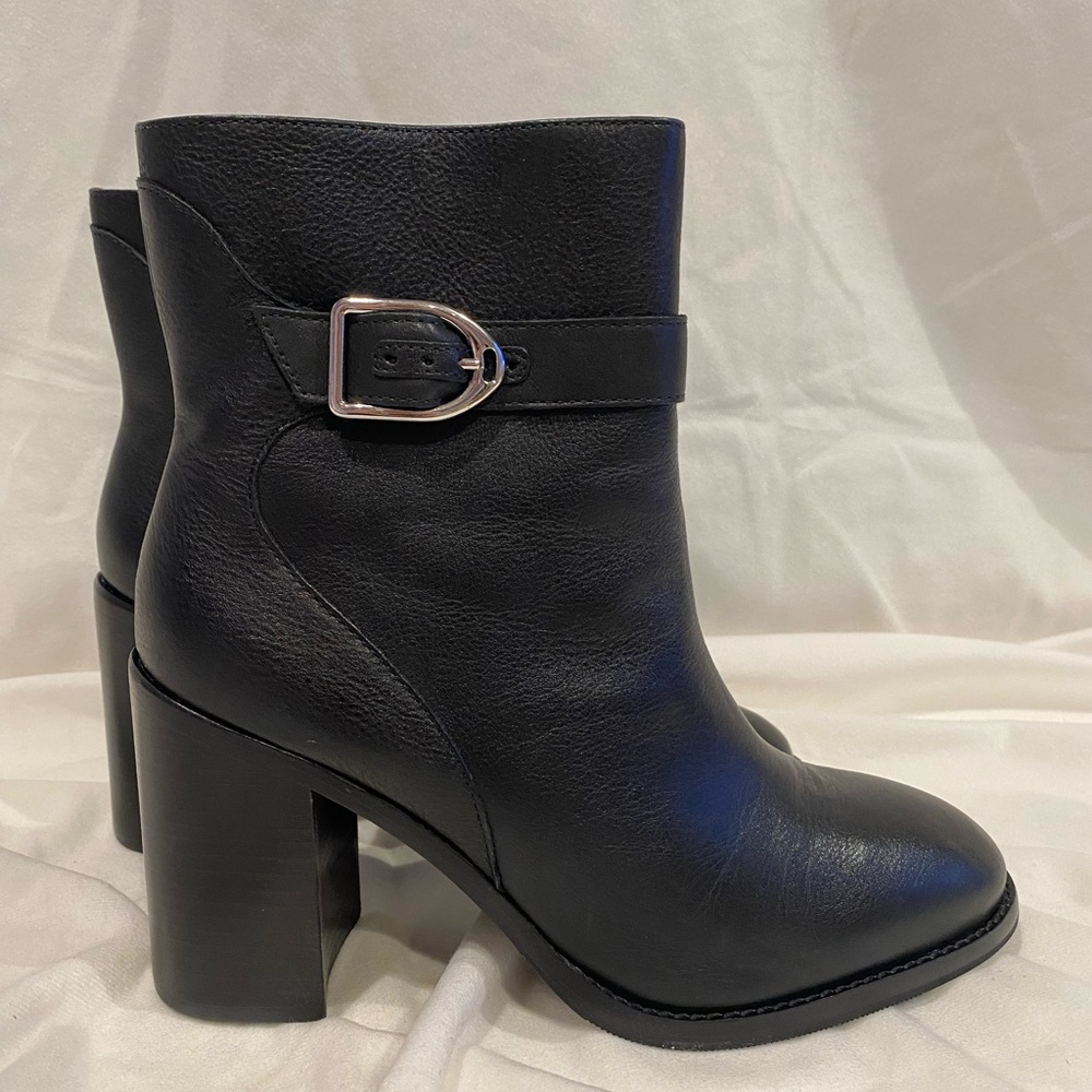 Johnston and Murphy Black Leather Ankle Boots